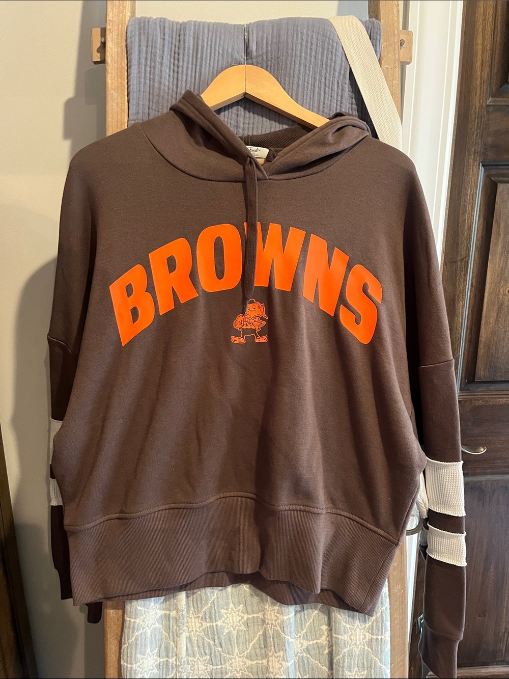 NWT JunkFood Cleveland Browns Women’s hoodie size XL